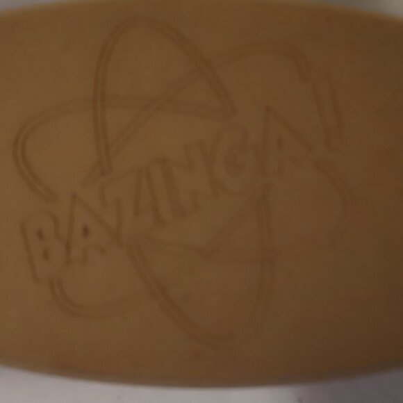 DC Comics Men's Size Large Red Flash T-shirt & Wooden Bazinga Trinket Box - Picture 4 of 8